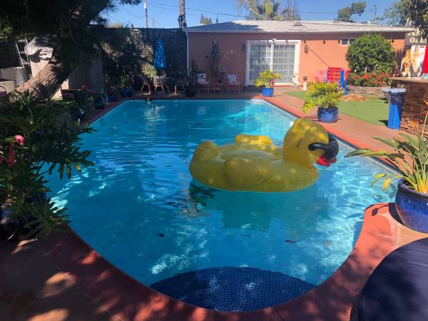 $2,500 Guest cottage/North Hollywood- Burbank