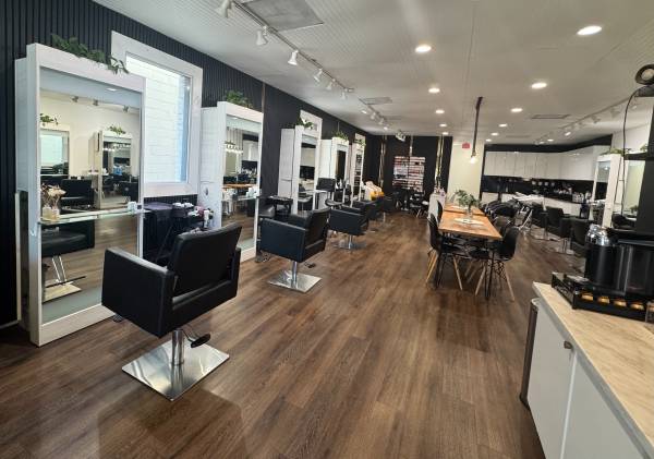 Barbers, Hairstylist's, & Nail Tech's Wanted for Premium Salon (South Pasadena)