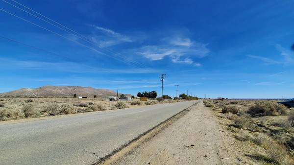 $100 / 200000ft2 - 5 Acre Vacant Land for Rent in Rosamond, by Mojave Lancaster Palmdale (Rosamond, Lancaster, Palmdale)