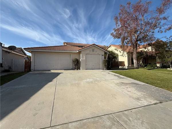 4br - 1813ft2 - Lease 4 Beds, 3 Baths in Rialto