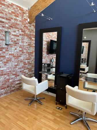 Hairstylist stations and Esthetician rooms for rent (Sherman Oaks)