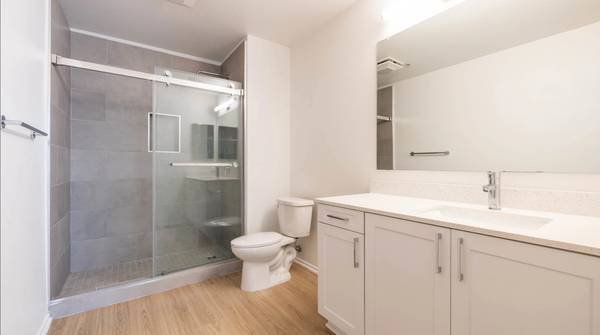 2x2 Apartment Available