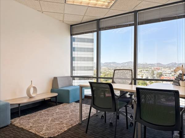$1,840 Stunning Executive Office with Brentwood View! (Los Angeles)