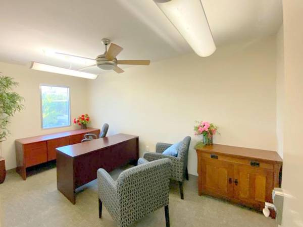 $185 / 1250ft2 - Space for Counselors, Therapists, Holistic Healing, Psychologist, etc. (Victorville)