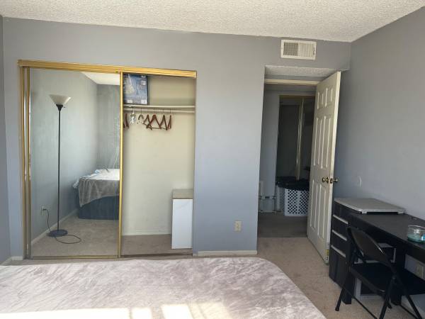 $330 / 2br - Weekly room rental in North Hollywood (North Hollywood)