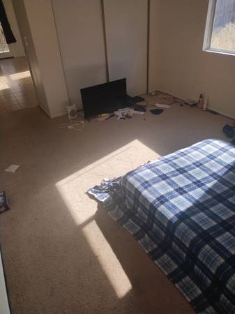 $900 / 1br - 0100ft2 - Great Location !  (Rosamond)