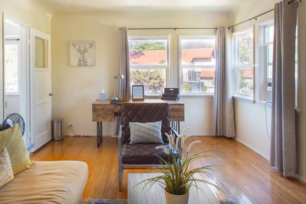 $3,200 / 1br - 750ft2 - Sunny Apartment with a Mountain View in Central Eagle Rock (Eagle Rock, Glendale, Burbank, At Water, Pasadena, LA)