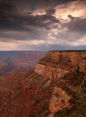 Now Hiring Retail Lead Associate for Grand Canyon!