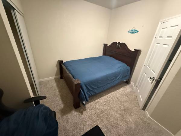 $700 / 2br - Room for rent (Rosamond)