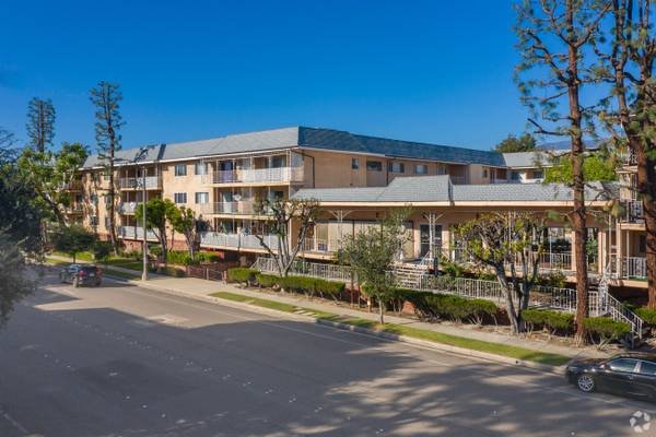 $2,290 / 1br - 1-Bedroom 1-Bathroom - Come Tour with Us - HALF OFF 1st MONTH's RENT (Pasadena)