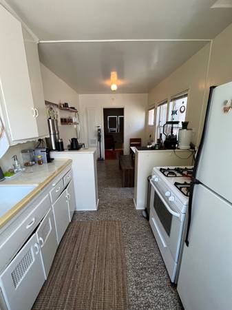 $2,500 FURNISHED, SUNNY, SPACIOUS SECOND FLOOR STUDIO FOR SUBLET (GLENDALE)