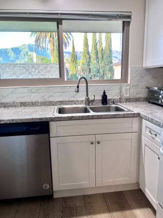 $2,300 / 1br - 700ft2 - 1 Bedroom Apartment in Glendale, Next to Burbank