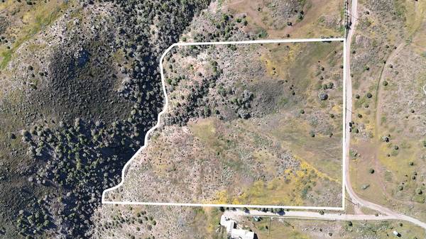 $250,000 / 457380ft2 - 10.5 Acres for Sale in Acton only 7mins off the 14fwy (Acton)