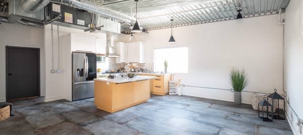 $1,795 / 1br - BEACHWOOD --- Junior 1 bdr -- RENOVATED -- PARKING --- DOGS OK! (Beachwood/Franklin Village)