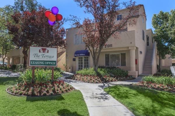 $2,519 / 2br - 919ft2 - Garages Available, Private Balcony or Patio, 2 Bedroom 2 Bathroom (Santa Clarita)