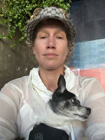 Available to walk your dog (Los Angeles)