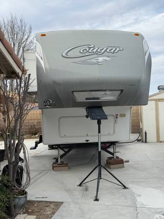 [$1,000 / 1br - Traila de 32 pies de 1cuarto y con su garage (Lancaster)]