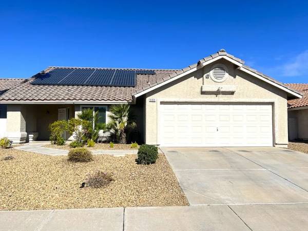 3br - 1802ft2 - 3 beds   2 baths 888 Coral Cottage Dr, (Henderson)