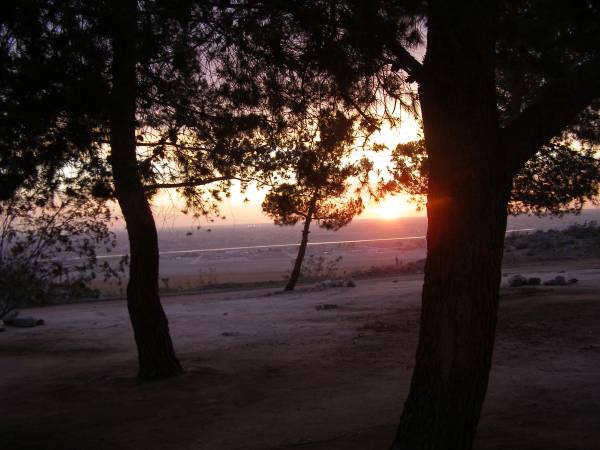 [$1,500 / 1br - 650ft2 - Home Away from Home-River and Panoramic Views (Apple Valley)]