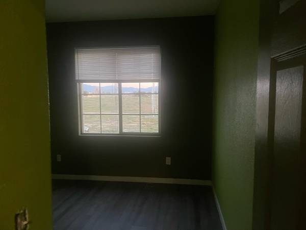 $700 / 1br - Room for rent (Lancaster)