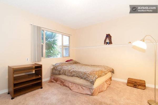 $1,295 / 3br - 300ft2 - Habitacion Privada, 5G WiFi y Todo Incluido, Oceano, Nuevo Piso Vinyl Plank (Long Beach/Downtown Long Beach/ Art District)