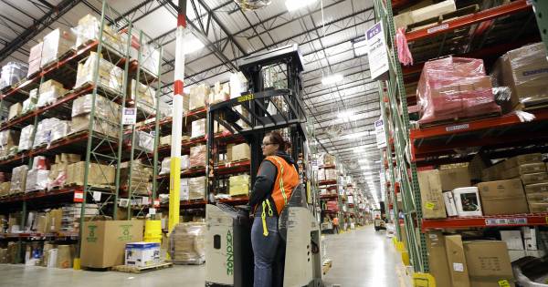 $20/HR – RECEIVING CLERK – FULL TIME – START ASAP  (Ontario  )