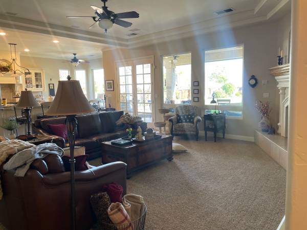 ELENA'S CLEANING SERVICES (Bakersfield Or Near By)
