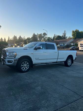 Fifth wheel and RV Trailer hauling