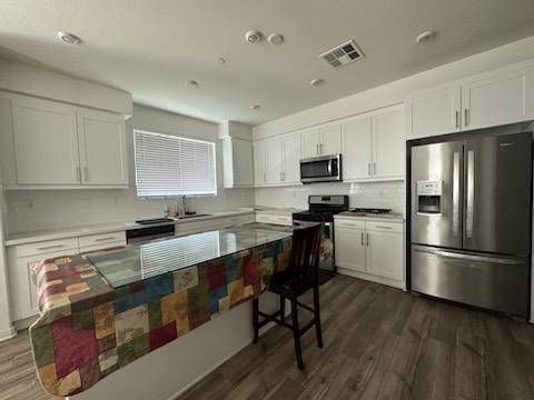 $900 / 3br - 1890ft2 - Room and Suite For Rent inside New house next to City of Hope, Caltech (El Monte)