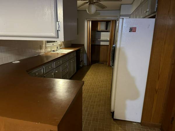 $1,250 / 2br - 1102ft2 - Simple Two Bedroom (Lancaster)