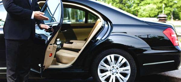 Full Time Driver Transporting Music Artists in Los Angeles