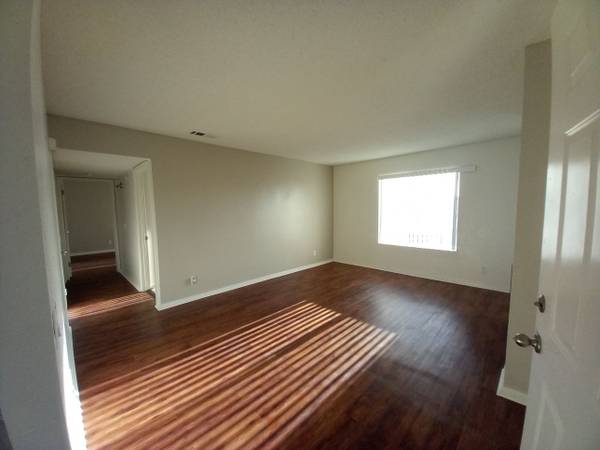 [$1,425 / 2br - 950ft2 - Upstairs 2-Bedroom 2-Bath (Tehachapi)]