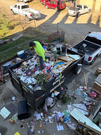 JUNK REMOVAL / CLEANUPS SAME- DAY SERVICE (Bakersfield)