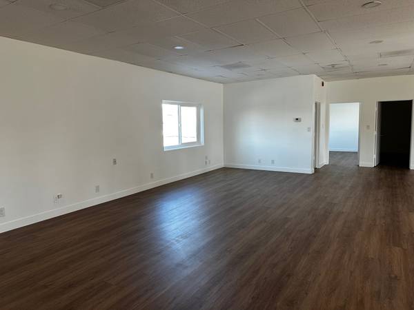 4070 squarefoot versatile 2nd floor Office space for lease (divisible) (Glendale)