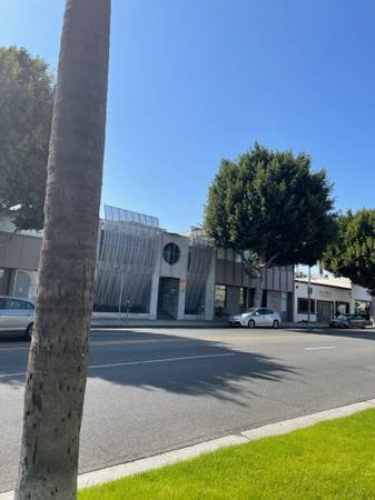 $1,750 Beverly Hills Large Executive Showroom for Lease (BEVERLY HILLS)