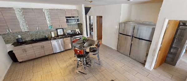 Swapping 1 Bed Until June, Urgent, Price Negotiable in Isla Vista