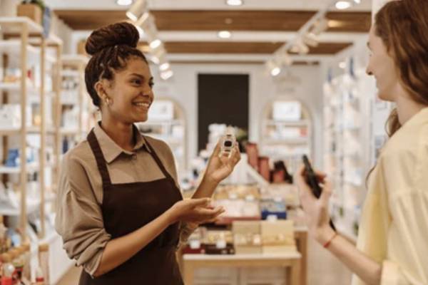 Customer Service Associate Needed in a L.A. Beauty Collective