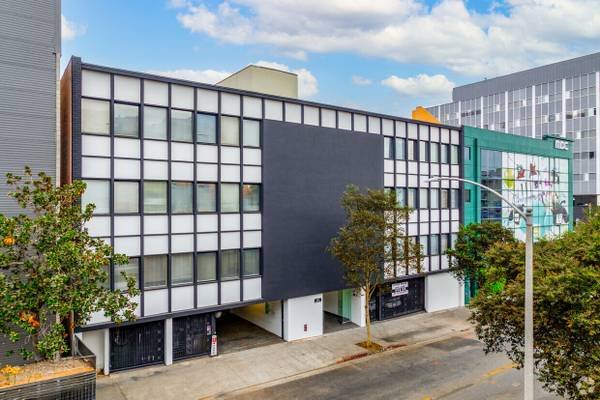 $700 Office Space for Lease in Koreatown!