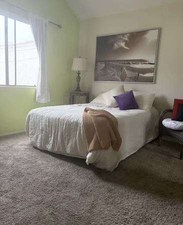 Chill Furnished room/all utilities/close to the beach (Huntington Beach)